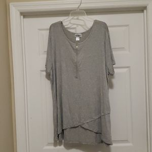 Anthony Richards Women's Gray blouse